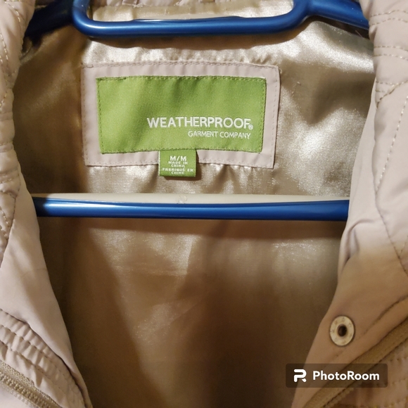 Weatherproof Quilted Barn Jacket and Free Bag - Picture 5 of 9